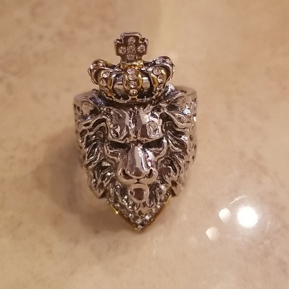 Queen Leo Ring nwot - Picture 2 of 4